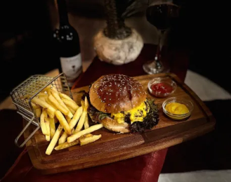 CHEEZ BURGER
